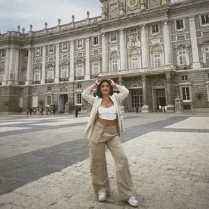 Meet your Posher, Ana